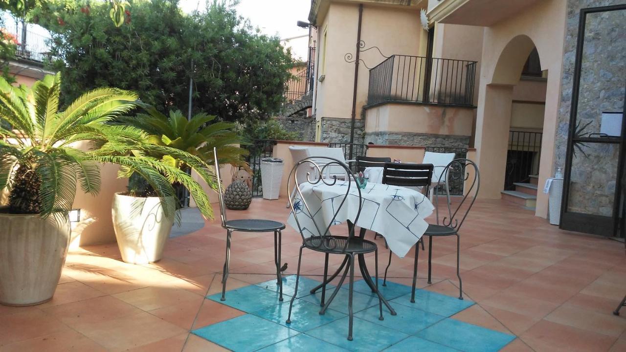 Hotel Del Sole Al Plebiscito Sapri Exteriör bild