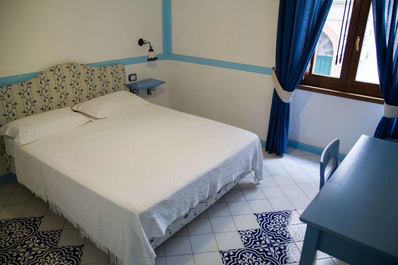Hotel Del Sole Al Plebiscito Sapri Exteriör bild